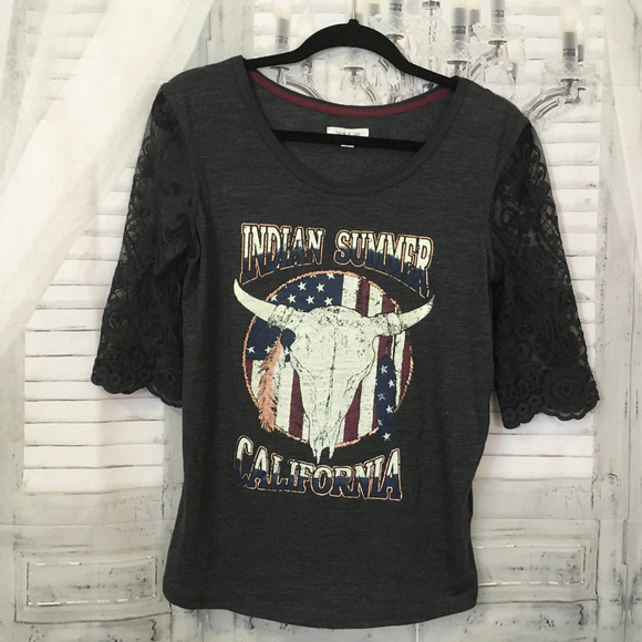 Taylor & Sage Small Gray Lace Sleeve Graphic Tee - Picture 1 of 5